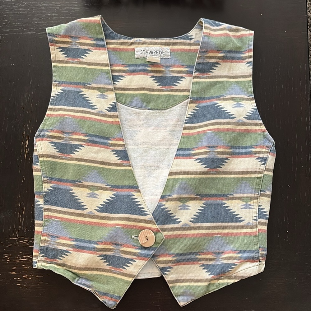 Stampede Green Aztec-Patterned Sleeveless Vest